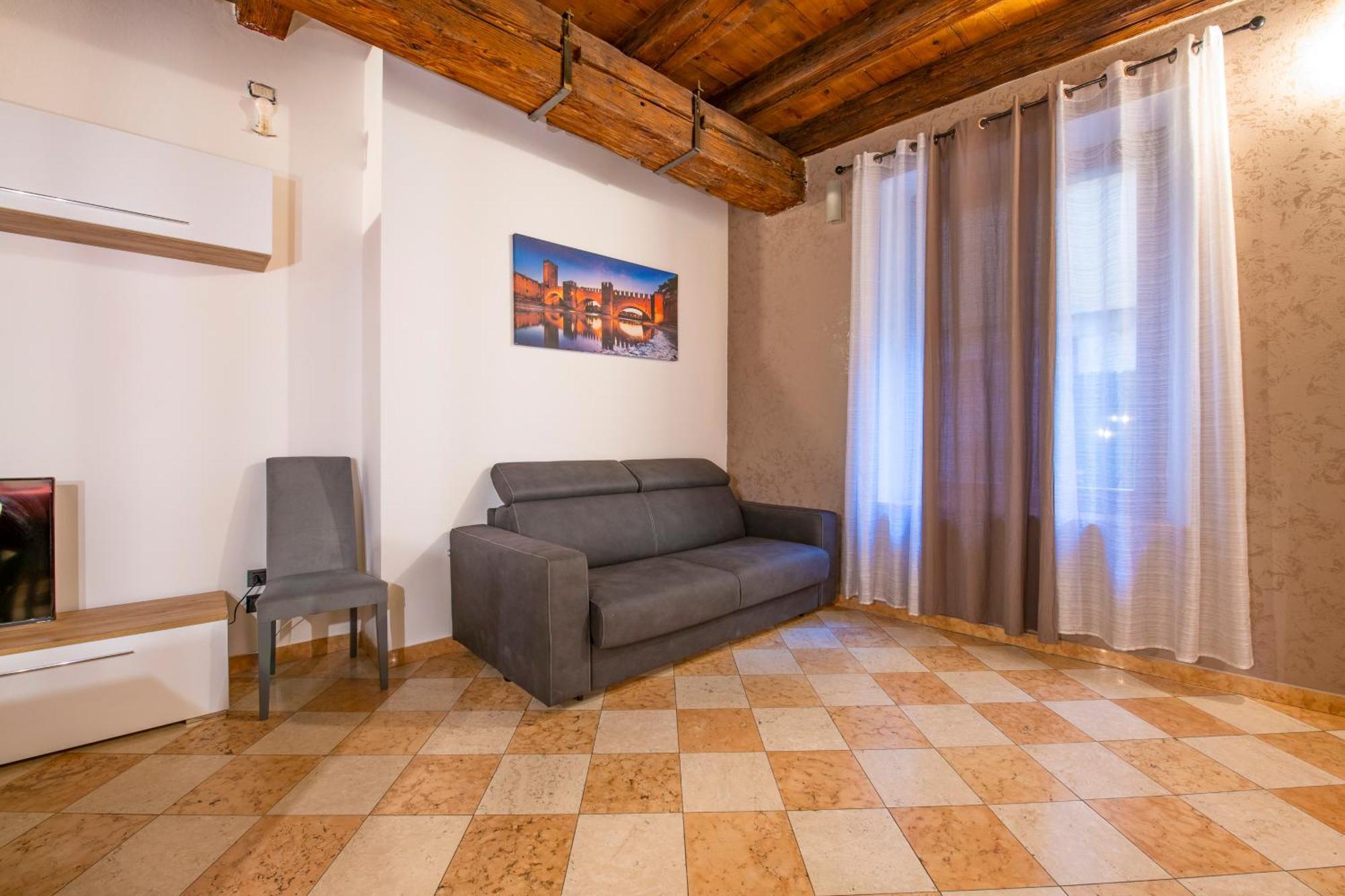 Palace Home Mazzini Verona Center 1 Buitenkant foto