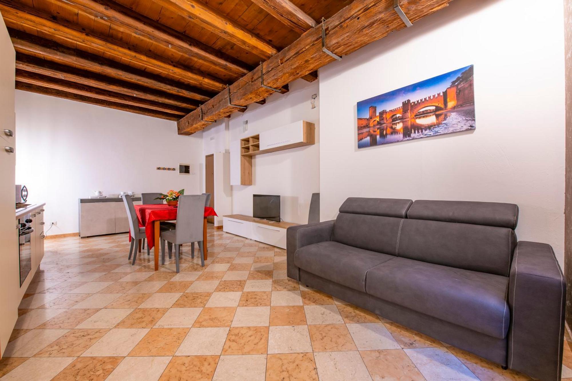 Palace Home Mazzini Verona Center 1 Buitenkant foto