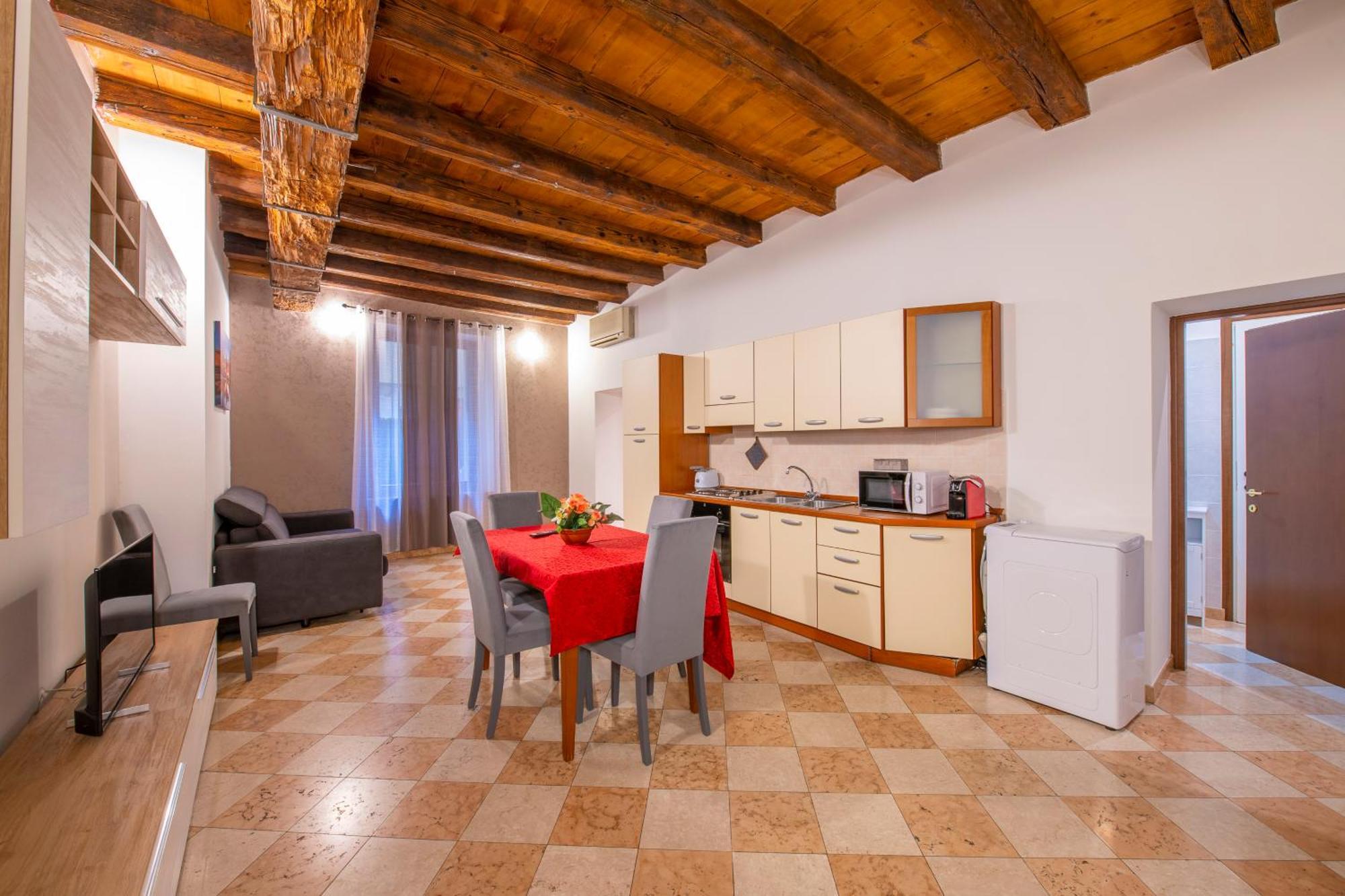 Palace Home Mazzini Verona Center 1 Buitenkant foto