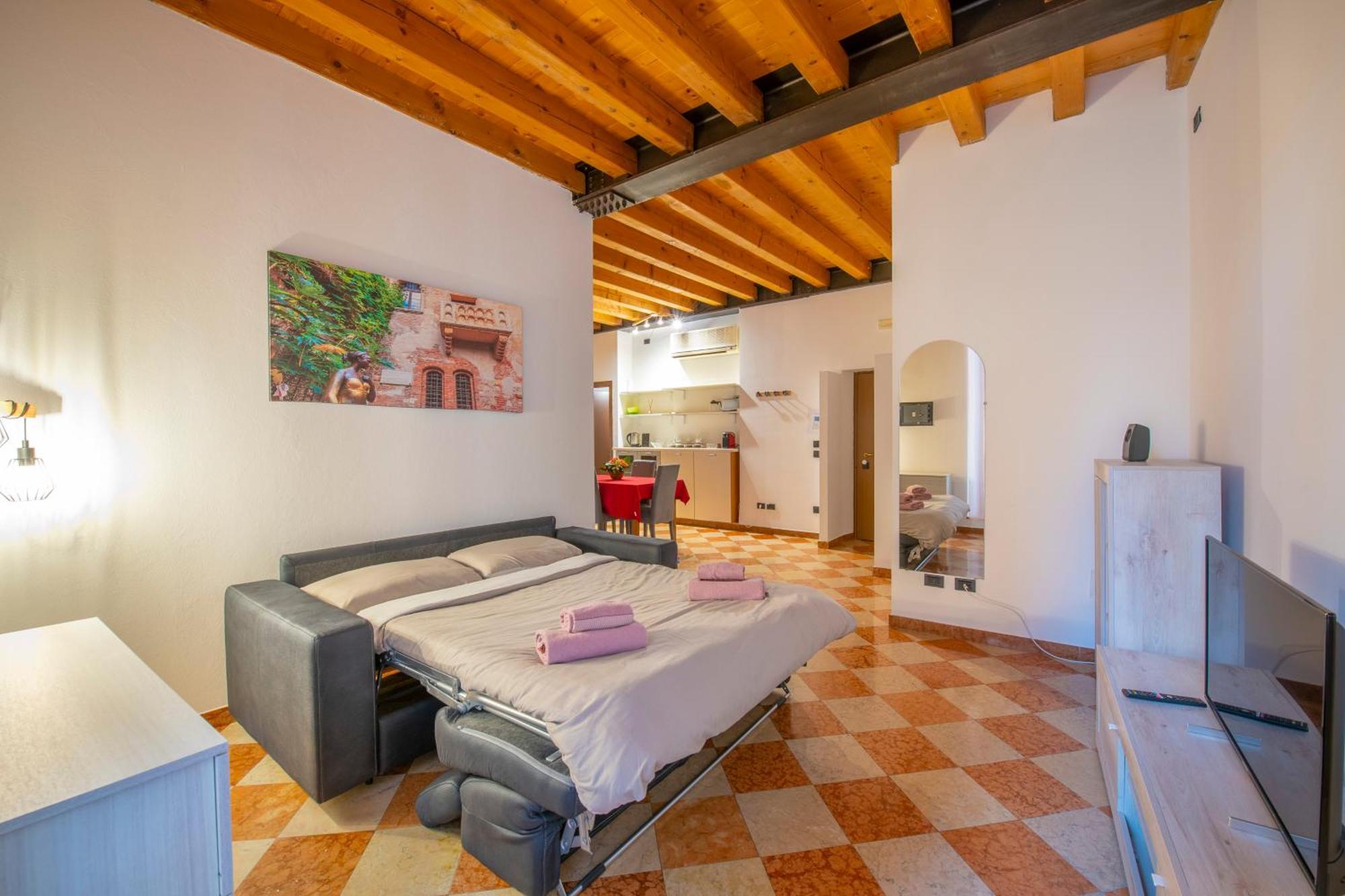 Palace Home Mazzini Verona Center 1 Buitenkant foto