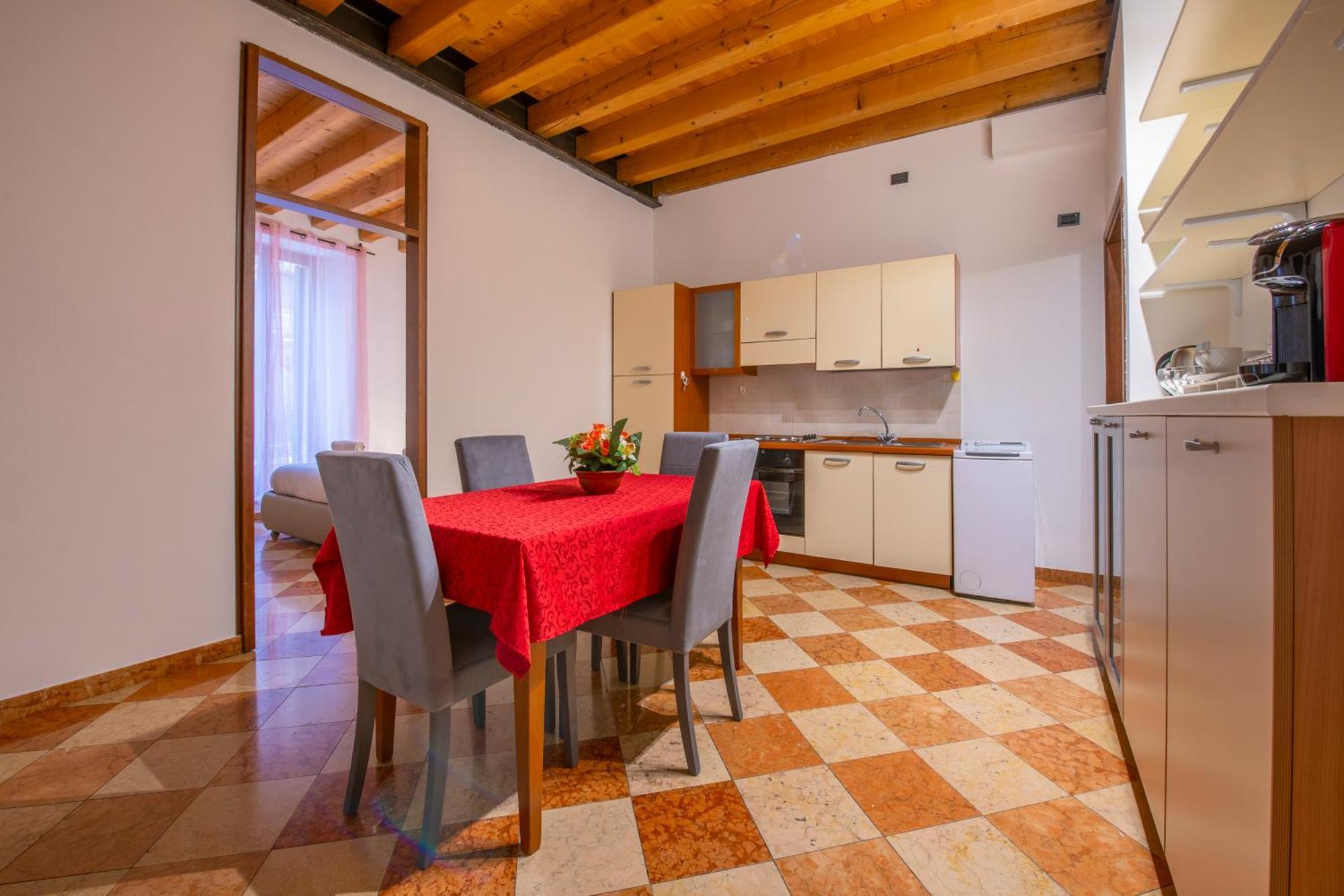Palace Home Mazzini Verona Center 1 Buitenkant foto