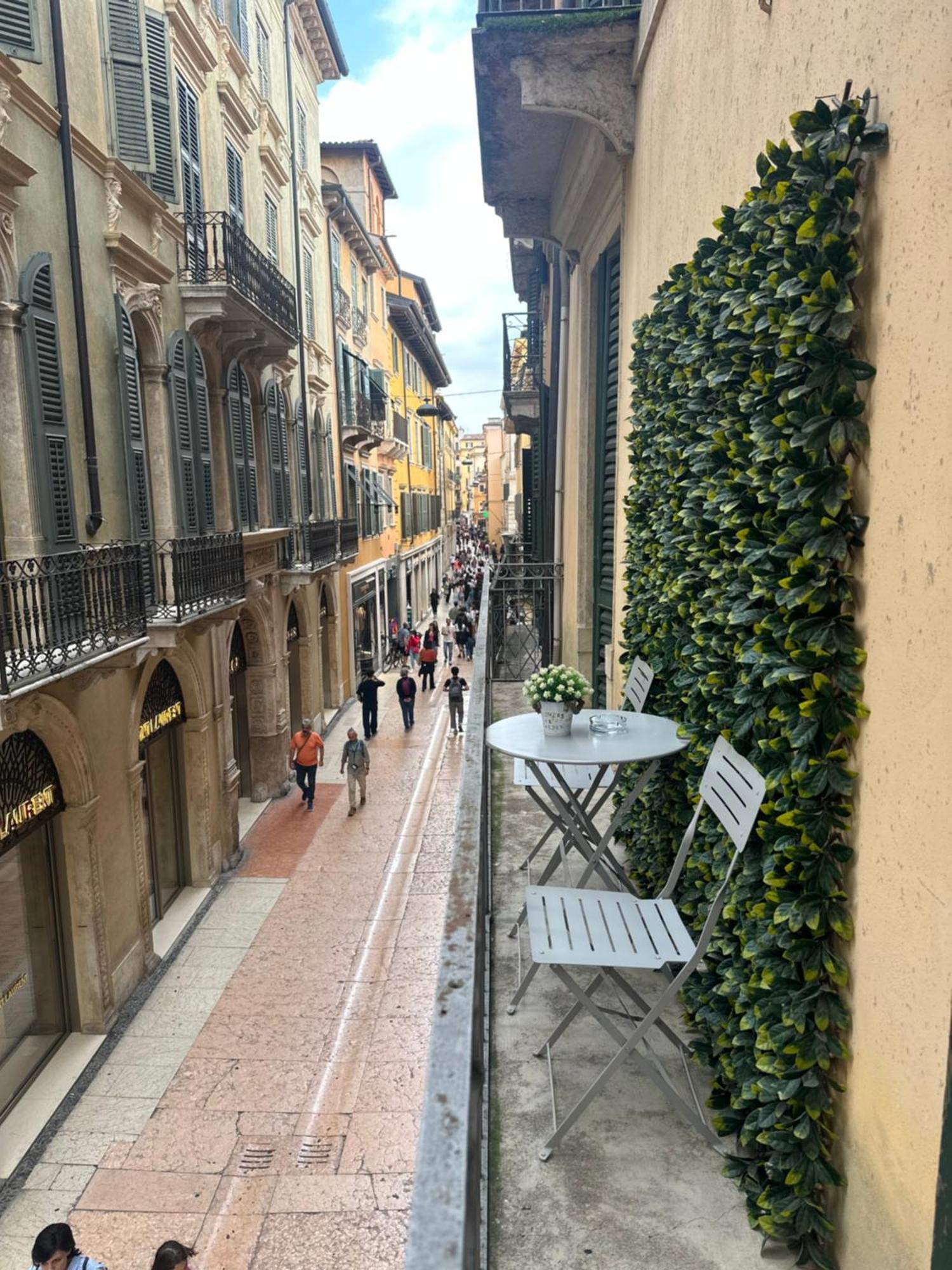 Palace Home Mazzini Verona Center 1 Buitenkant foto